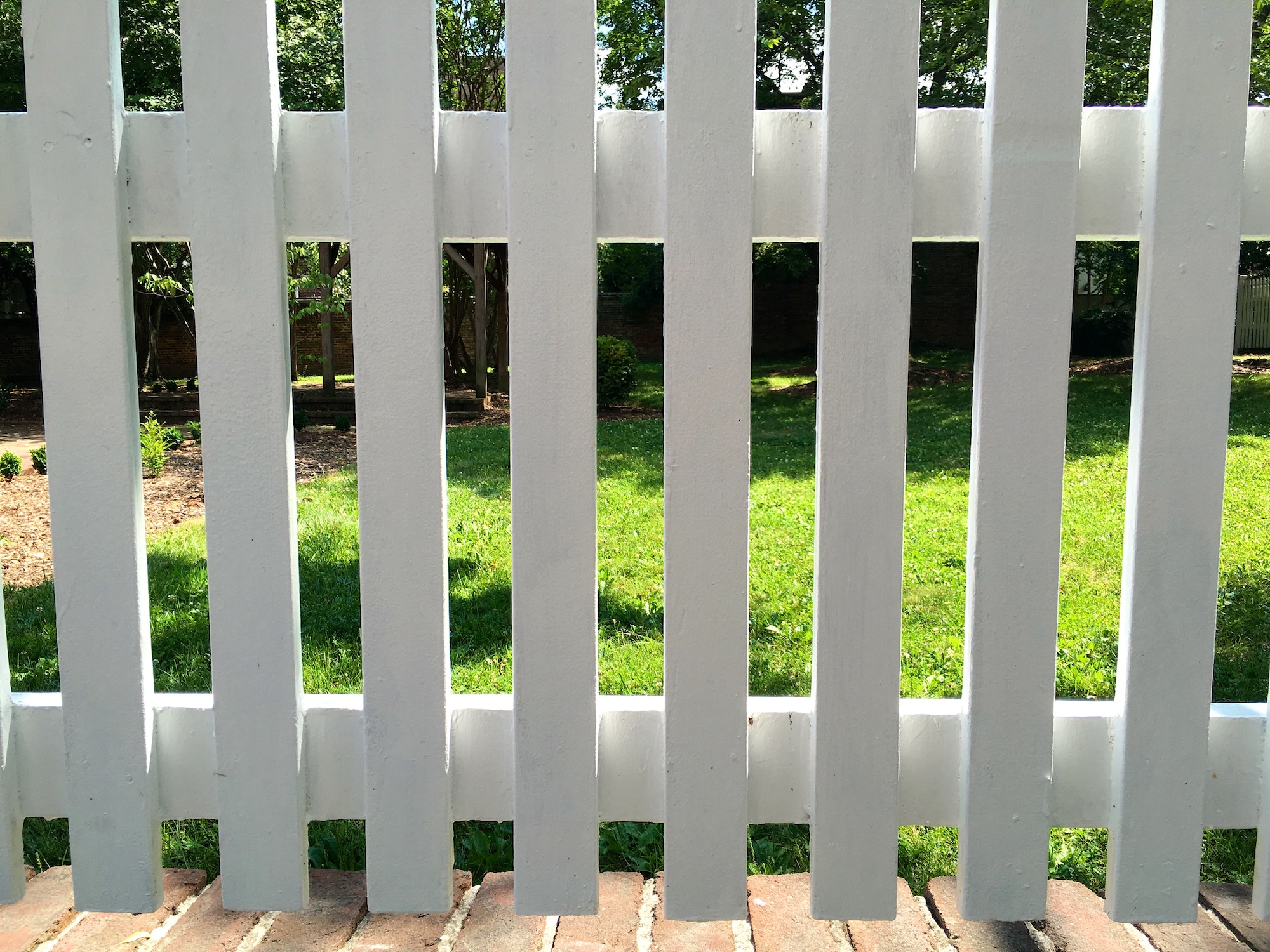 How to Clean White Vinyl Fencing
